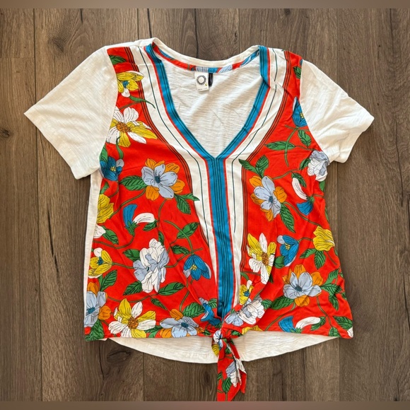 Anthropologie Akemi + Kin Floral Short Sleeve Blouse Top Size Medium - Picture 1 of 9